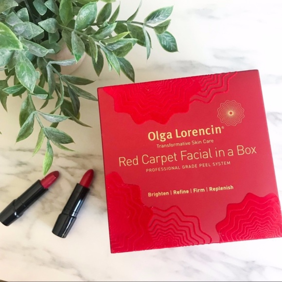 Other - NWT Red Carpet Facial in a Box - Face Masks